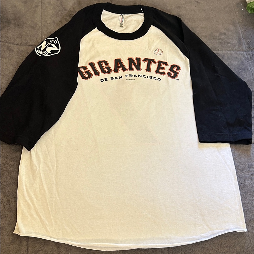 Gigantes de San Francisco Black and White Raglan Tee